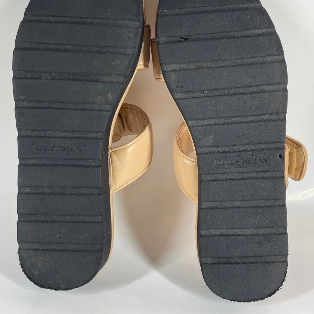 Sz 7.5 Marc Fisher Womens Tan Beige Double Strap Platform Slide Sandals Go to